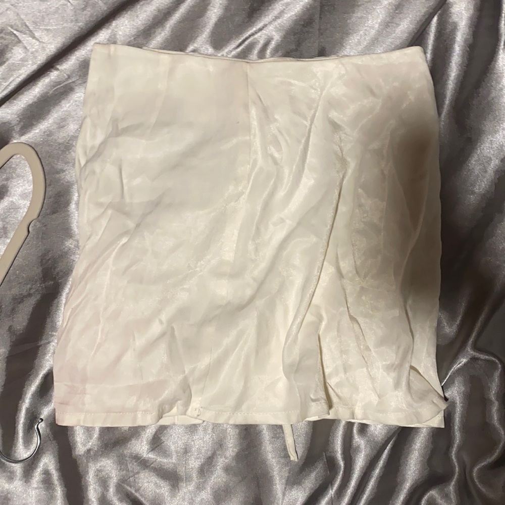 White skort - Picture 2 of 3
